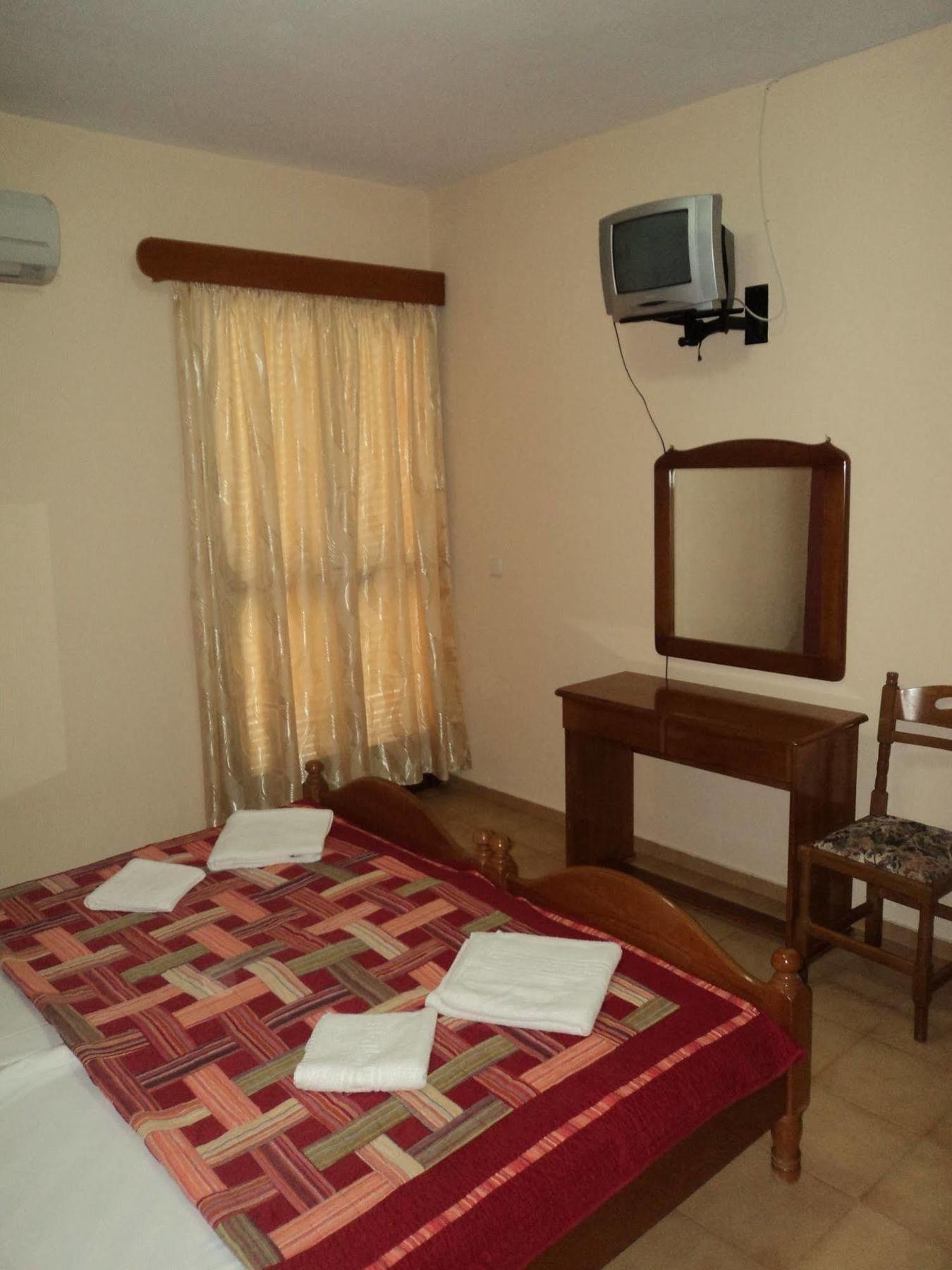 Manolia Studios Trapezaki  Luaran gambar