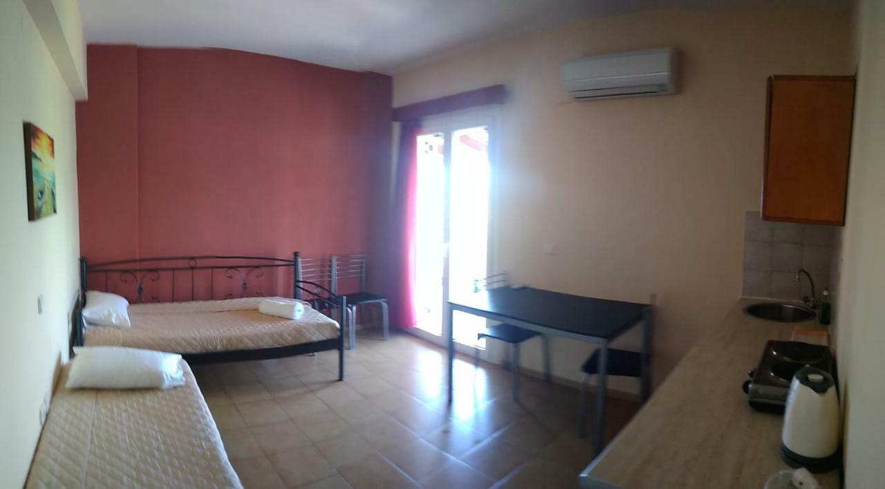 Manolia Studios Trapezaki  Luaran gambar