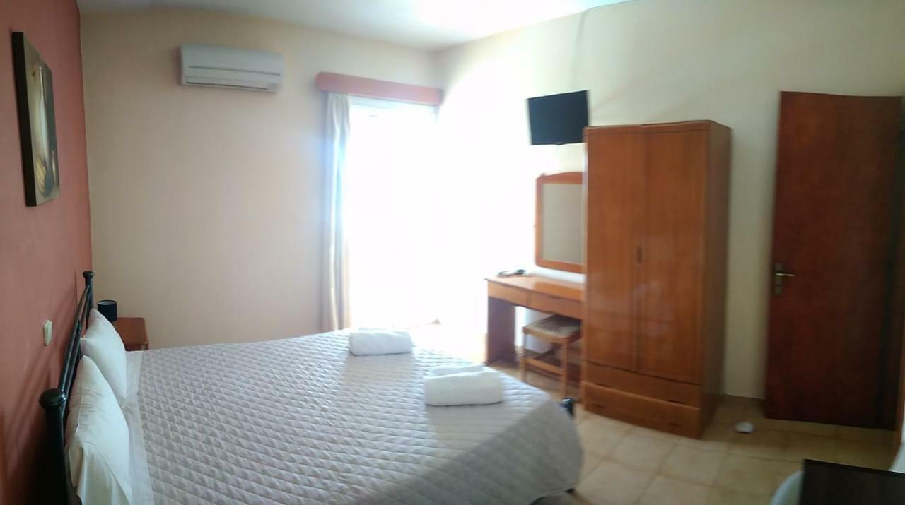 Manolia Studios Trapezaki  Luaran gambar