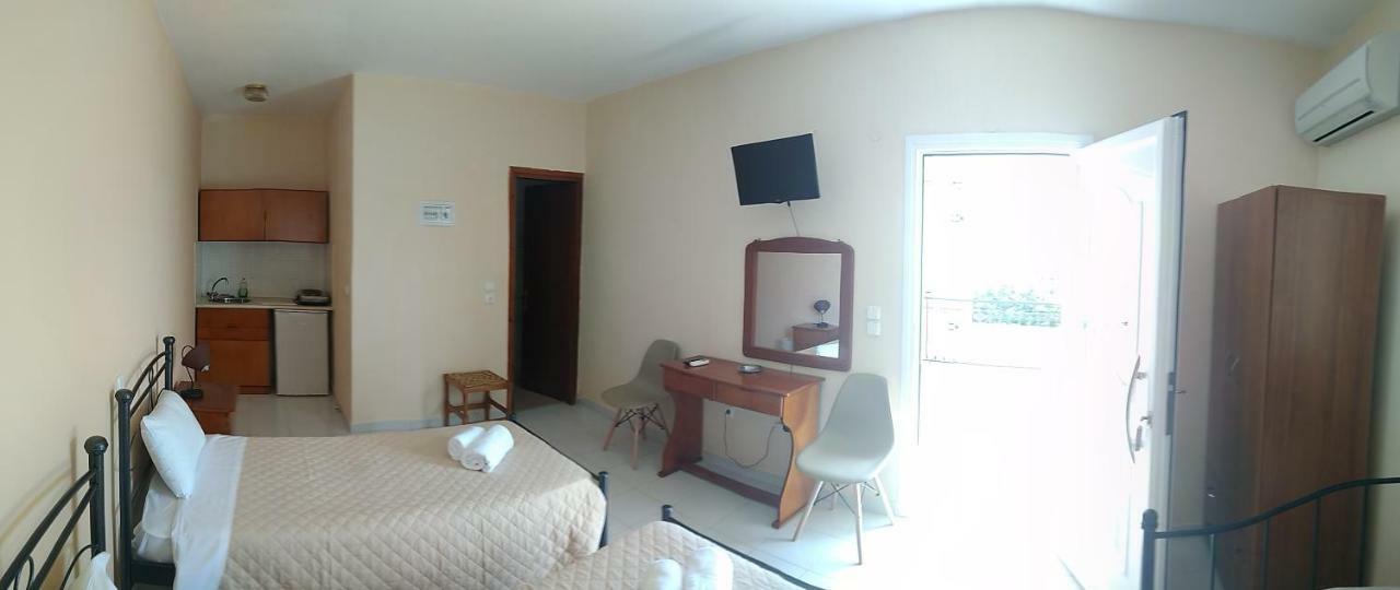 Manolia Studios Trapezaki  Luaran gambar
